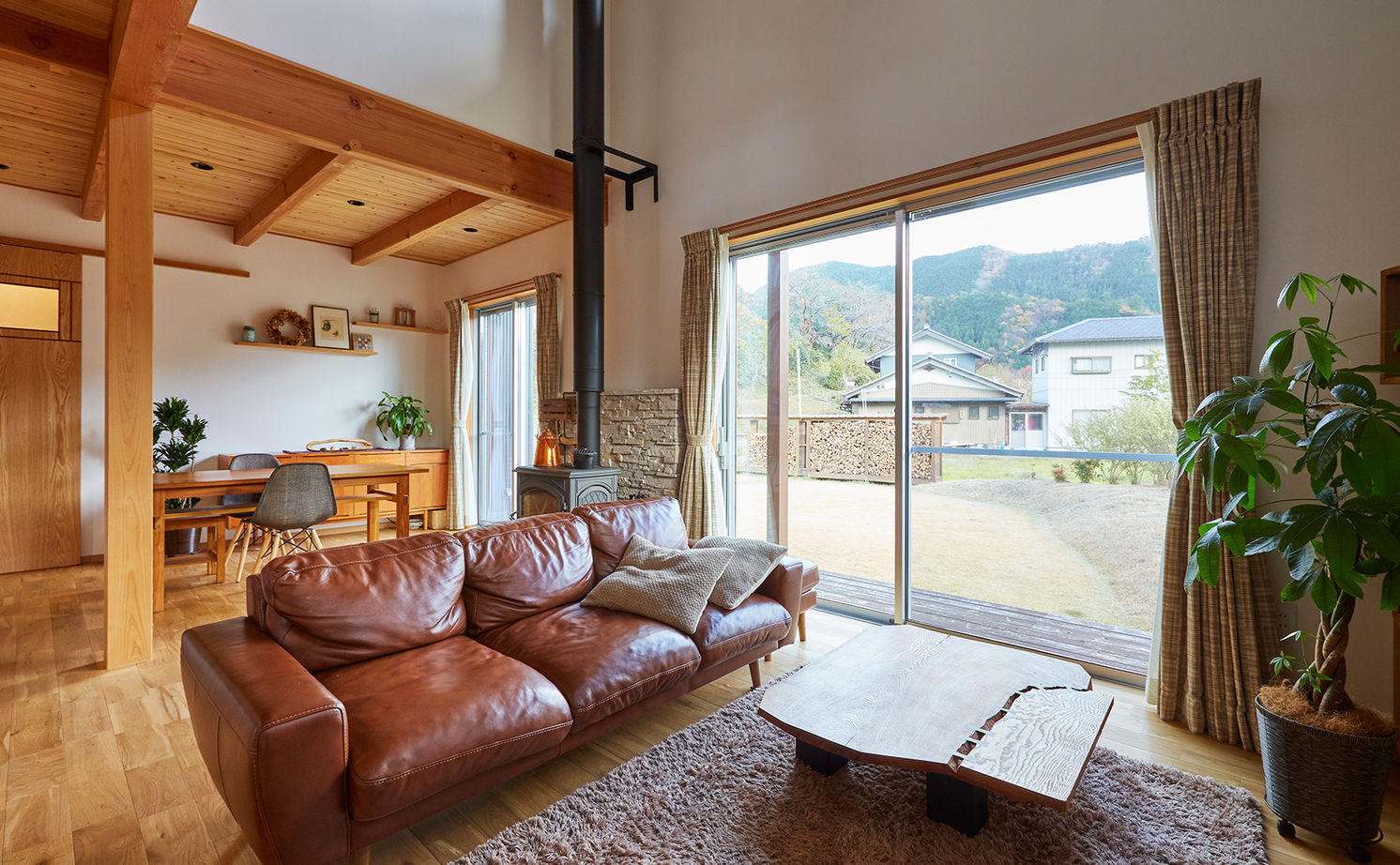 大政建築 【2000万円台/40坪台/理想の間取り/ガレージ/駐車2台可】自然に溶け込む、アウトドアライフを楽しむ住まいの建築実例画像8