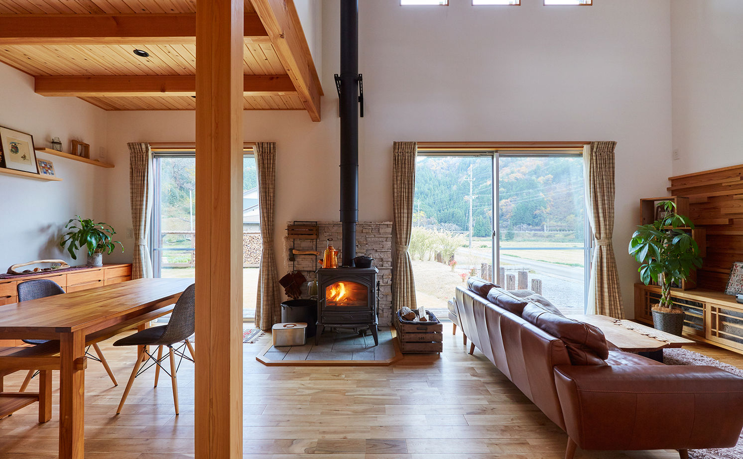 大政建築 【2000万円台/40坪台/理想の間取り/ガレージ/駐車2台可】自然に溶け込む、アウトドアライフを楽しむ住まいの建築実例画像9