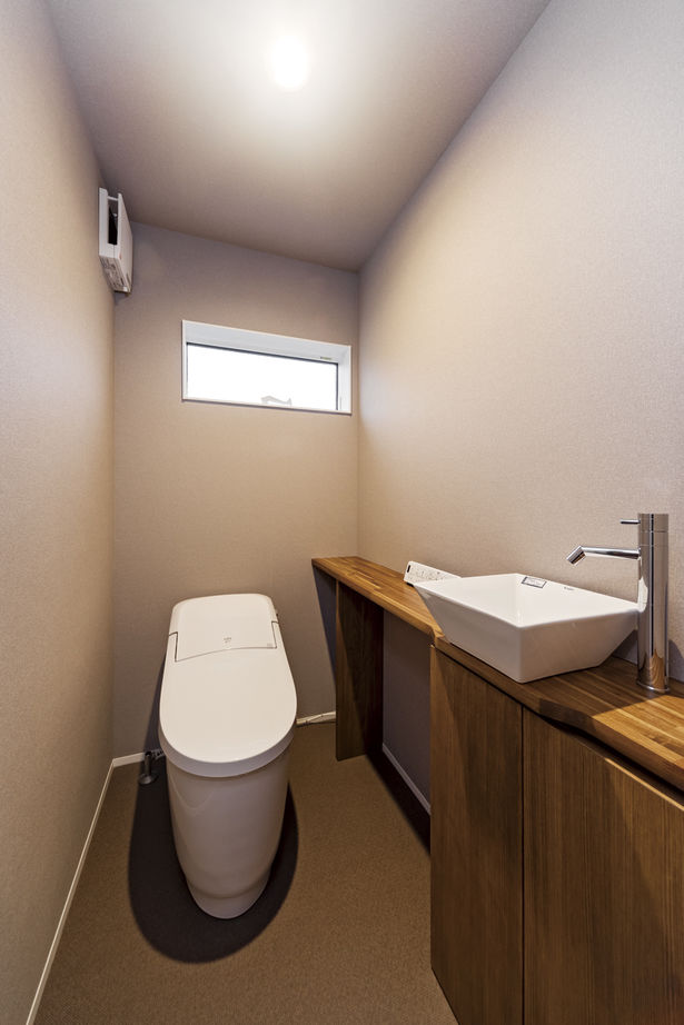 大政建築 【岐阜県/平屋/2000万円台/30坪台】チークの無垢材や天井に架かる梁など、木の美しさが際立つ平屋の住まいの建築実例画像10