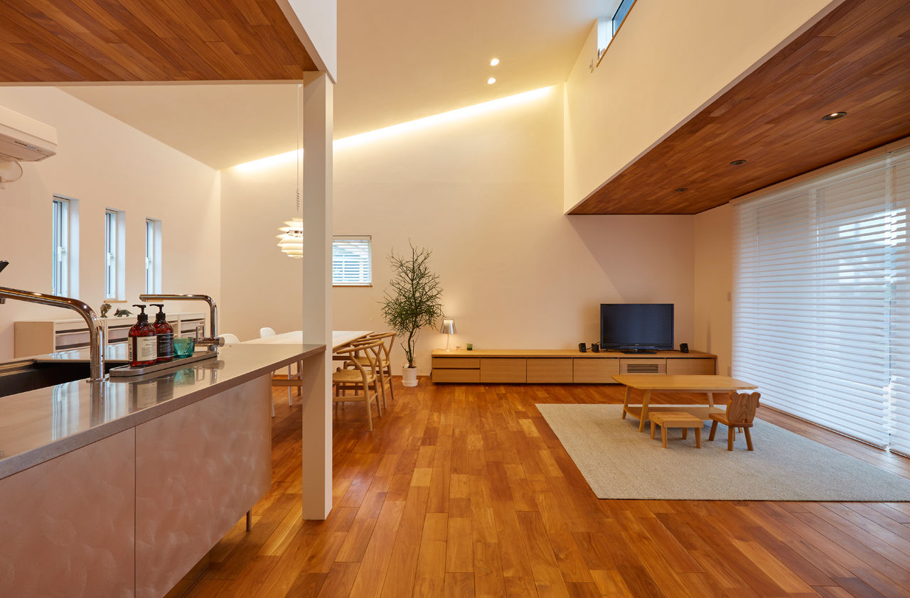 大政建築 【平屋/40坪台/理想の間取り】シンプルデザインの平屋。塗り壁や無垢材の素材感を楽しむ、ゆとりある平屋の建築実例画像2