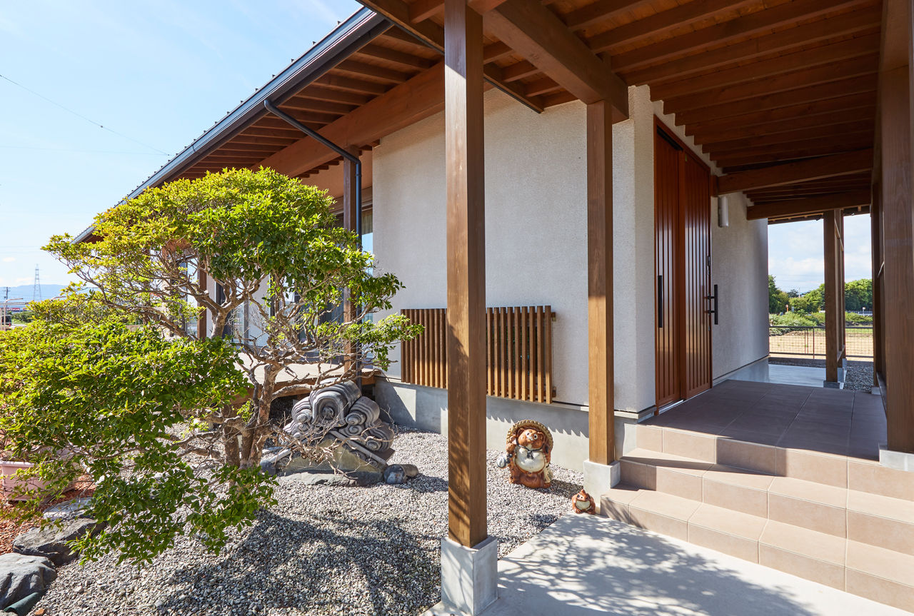 大政建築 【平屋/和モダン/理想の間取り】ゆとりある縁側やウッドデッキが心地よい、和の趣を感じる平屋の住まいの建築実例画像3