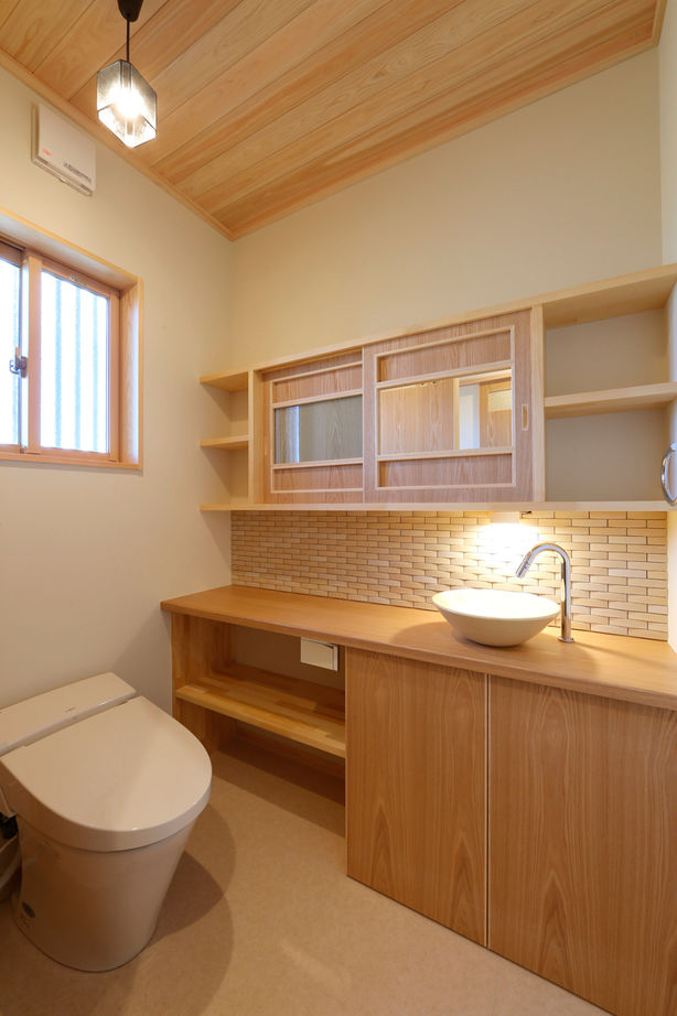 大政建築 【平屋/和モダン/理想の間取り】ゆとりある縁側やウッドデッキが心地よい、和の趣を感じる平屋の住まいの建築実例画像9