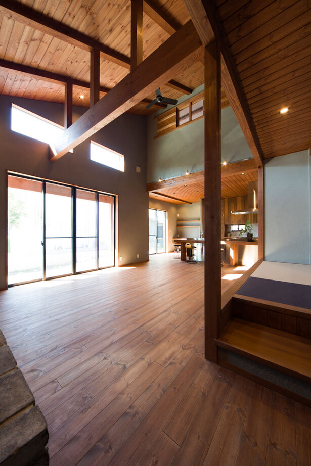 大政建築 【岐阜市/30坪台の間取り】素材や色使いで自分らしく。ビストロ風キッチンで腕を振るう毎日の建築実例画像3