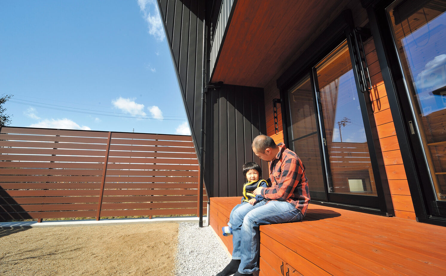 大政建築 【岐阜市/30坪/変形地を活かした間取り】角地×変形地に映えるログハウスのようなコンパクトハウスの建築実例画像4