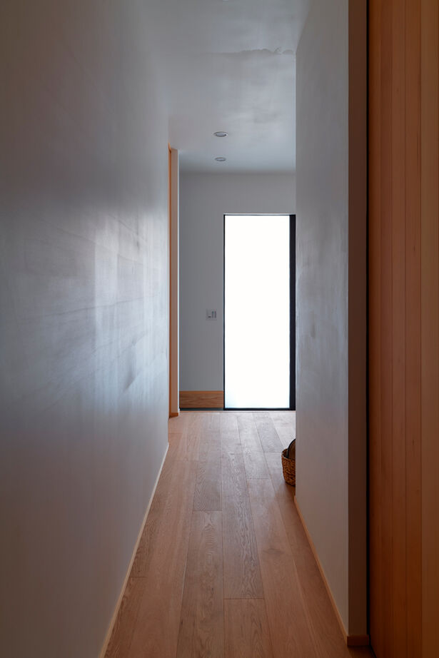 大政建築 【愛知県/和モダン/自然素材】住宅地で素材感と開放感を楽しむ、無垢材や漆喰の質感が際立つ和モダンな家の建築実例画像12