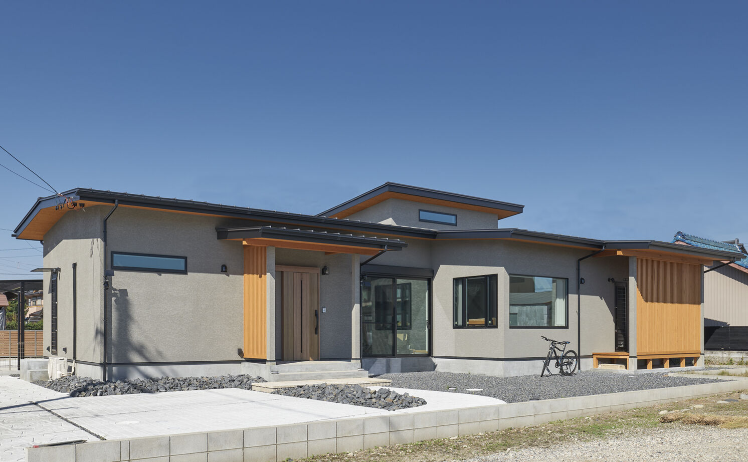 大政建築 【愛知県/2000万円台/平屋/間取図有】景色を切り取った窓と土間が心地よい「和」を感じる平屋の住まいの建築実例画像2