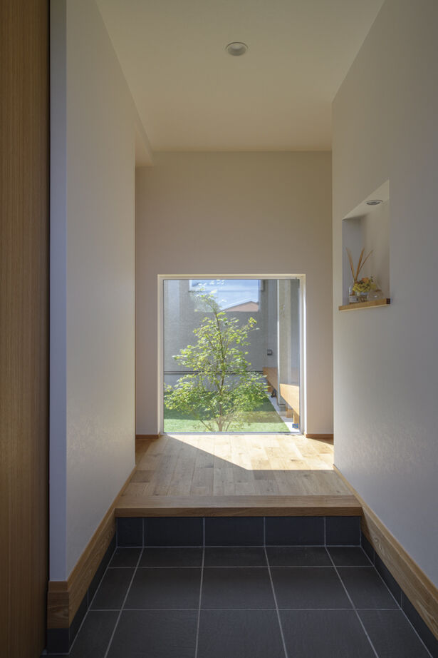 大政建築 【2000万円台/平屋/コの字型の間取り】外からの目を気にせずのびのび過ごせる中庭が開放感を届ける平屋建ての建築実例画像7