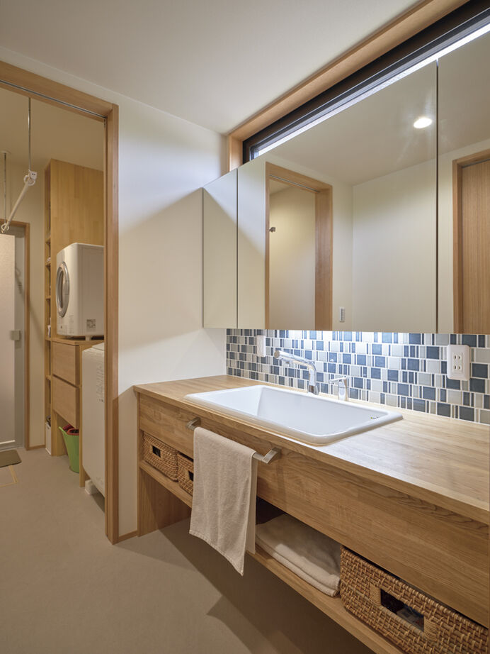 大政建築 【平屋/2000万円台/和モダン/間取り図】ウッドデッキとつながる開放的なLDK。家族時間を楽しむ平屋の住まいの建築実例画像10