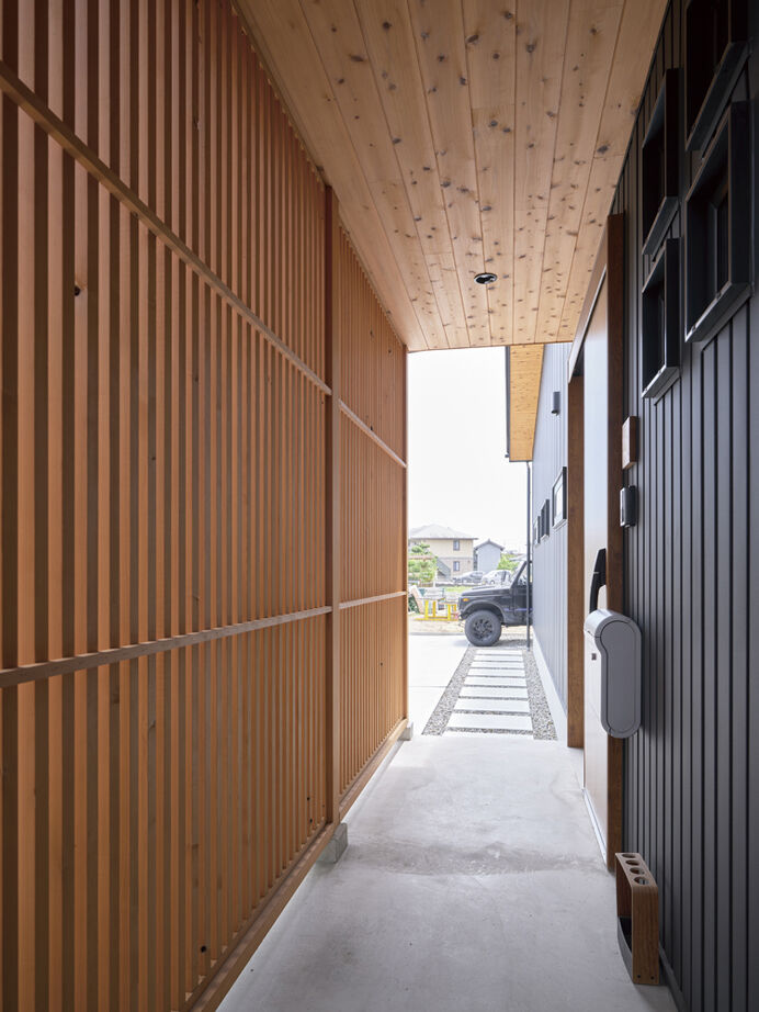 大政建築 【平屋/2000万円台/和モダン/間取り図】ウッドデッキとつながる開放的なLDK。家族時間を楽しむ平屋の住まいの建築実例画像14