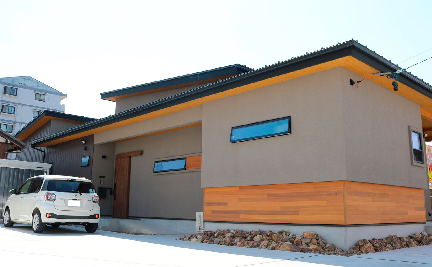 大政建築 【2000万円台/平屋/店舗併用/30坪台/間取り図】素材感豊かな造作家具が馴染む、動線にこだわった平屋建ての建築実例画像2