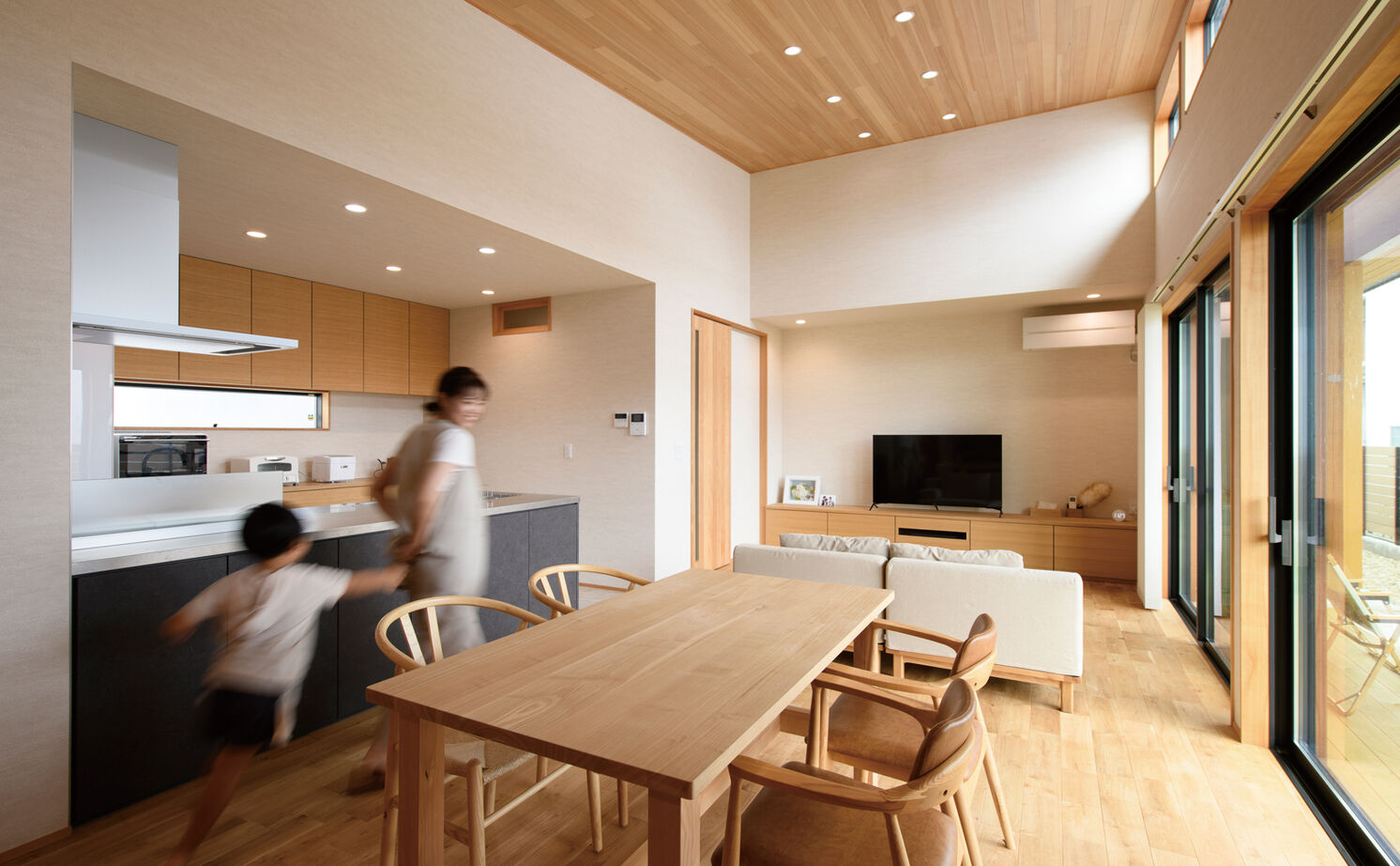 大政建築 【2000万円台/平屋/店舗併用/30坪台/間取り図】素材感豊かな造作家具が馴染む、動線にこだわった平屋建ての建築実例画像3