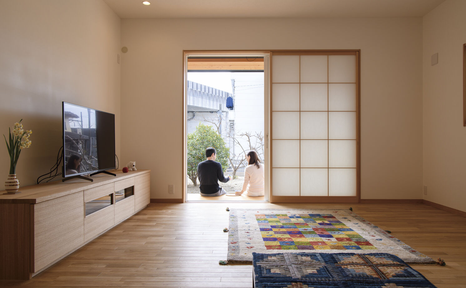 大政建築 【三重/2000万円台/平屋/和モダン/30坪台】木の温もりと職人の手仕事が活きた、アトリエのある平屋の住まいの建築実例画像2