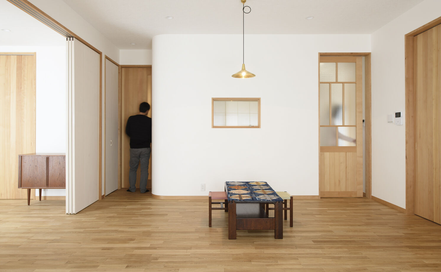 大政建築 【三重/2000万円台/平屋/和モダン/30坪台】木の温もりと職人の手仕事が活きた、アトリエのある平屋の住まいの建築実例画像3