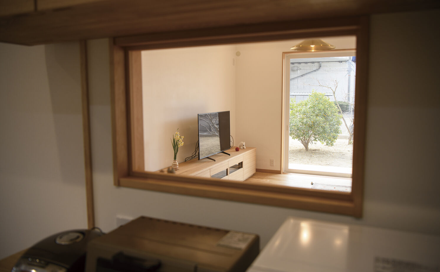 大政建築 【三重/2000万円台/平屋/和モダン/30坪台】木の温もりと職人の手仕事が活きた、アトリエのある平屋の住まいの建築実例画像6