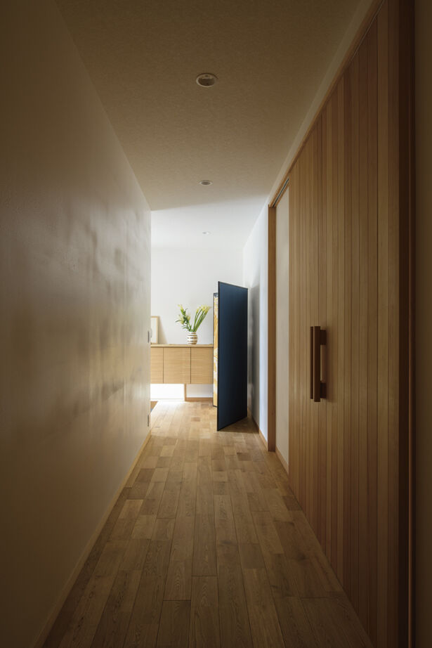 大政建築 【三重/2000万円台/平屋/和モダン/30坪台】木の温もりと職人の手仕事が活きた、アトリエのある平屋の住まいの建築実例画像8