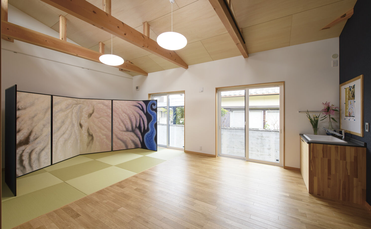 大政建築 【三重/2000万円台/平屋/和モダン/30坪台】木の温もりと職人の手仕事が活きた、アトリエのある平屋の住まいの建築実例画像9