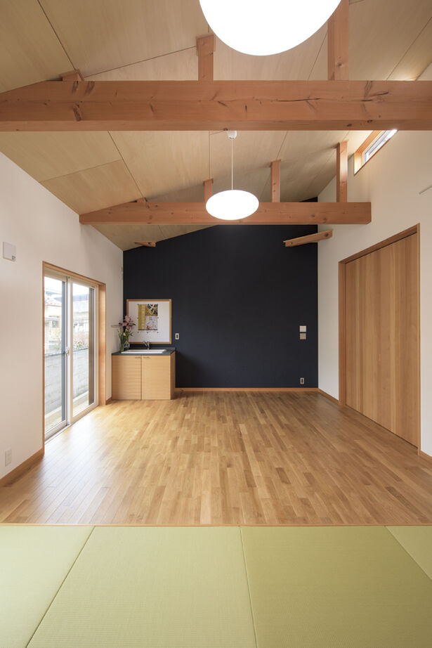 大政建築 【三重/2000万円台/平屋/和モダン/30坪台】木の温もりと職人の手仕事が活きた、アトリエのある平屋の住まいの建築実例画像10