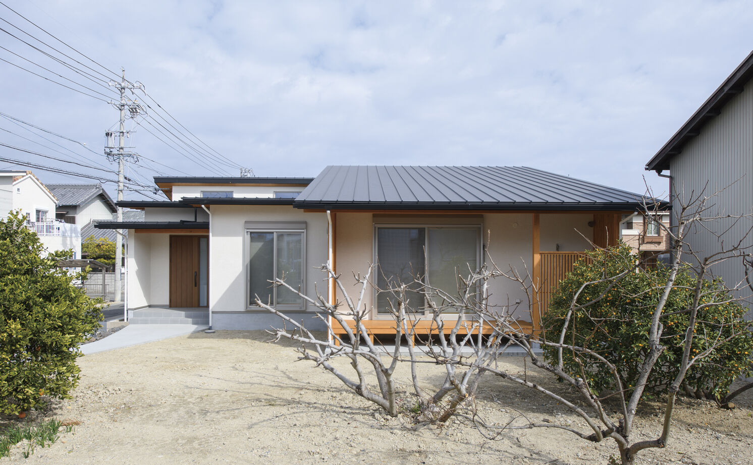 大政建築 【三重/2000万円台/平屋/和モダン/30坪台】木の温もりと職人の手仕事が活きた、アトリエのある平屋の住まいの建築実例画像14