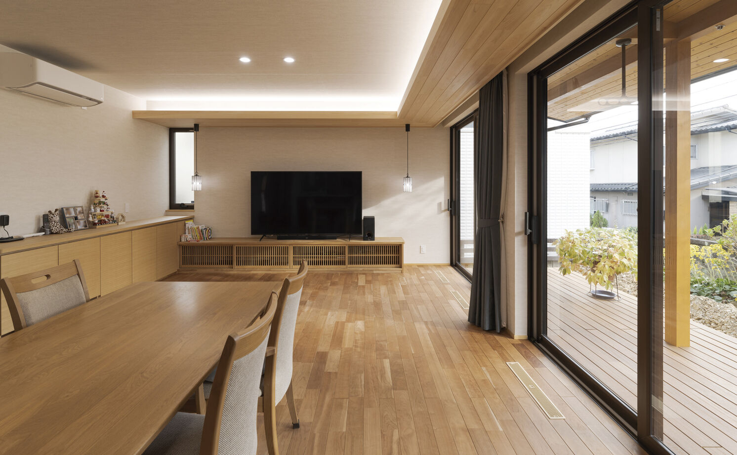 大政建築 【愛知県/3000万円台/和モダン/間取図有】深い軒と格子が和の趣を演出。高気密・高断熱も叶えた心地よい家の建築実例画像3