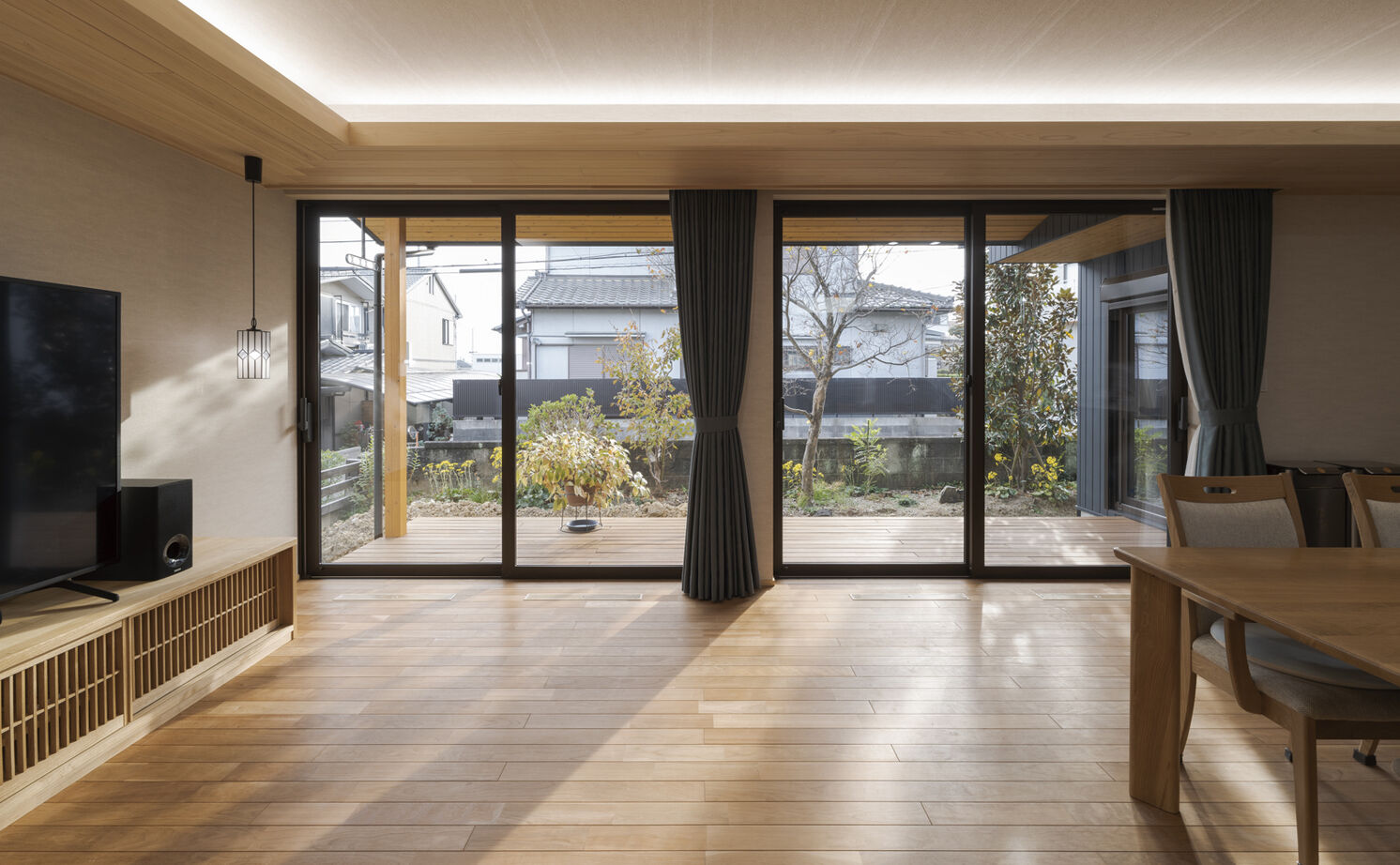 大政建築 【愛知県/3000万円台/和モダン/間取図有】深い軒と格子が和の趣を演出。高気密・高断熱も叶えた心地よい家の建築実例画像4