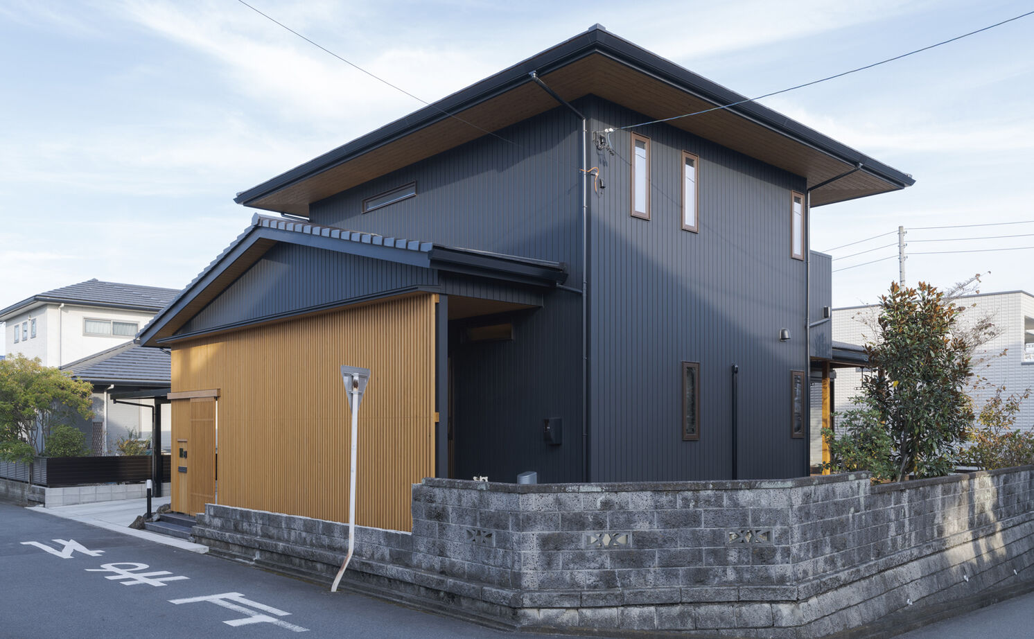 大政建築 【愛知県/3000万円台/和モダン/間取図有】深い軒と格子が和の趣を演出。高気密・高断熱も叶えた心地よい家の建築実例画像9