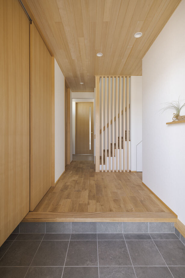 大政建築 【愛知県/2000万円台/和モダン/間取図有】深い軒が風格を演出。造作建具や窓の高さをそろえた美しい住空間の建築実例画像9