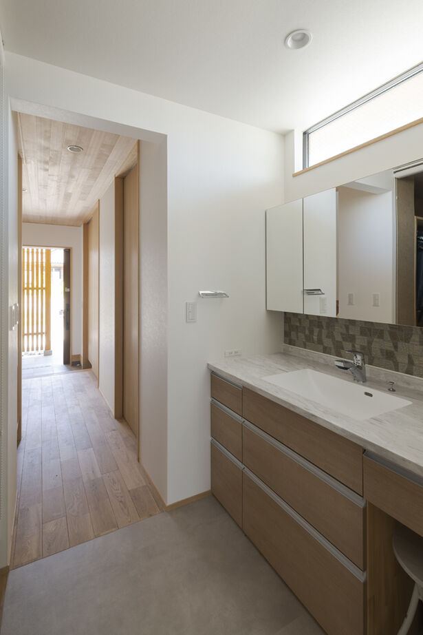 大政建築 【愛知県/2000万円台/和モダン/間取図有】深い軒が風格を演出。造作建具や窓の高さをそろえた美しい住空間の建築実例画像10