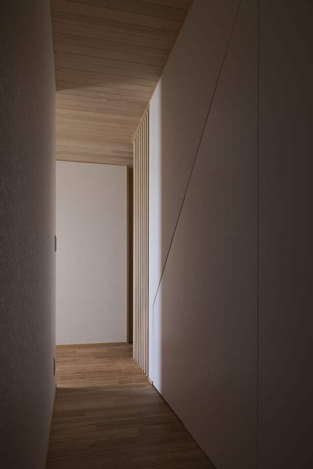 大政建築 【愛知県/2000万円台/和モダン/間取図有】深い軒が風格を演出。造作建具や窓の高さをそろえた美しい住空間の建築実例画像11