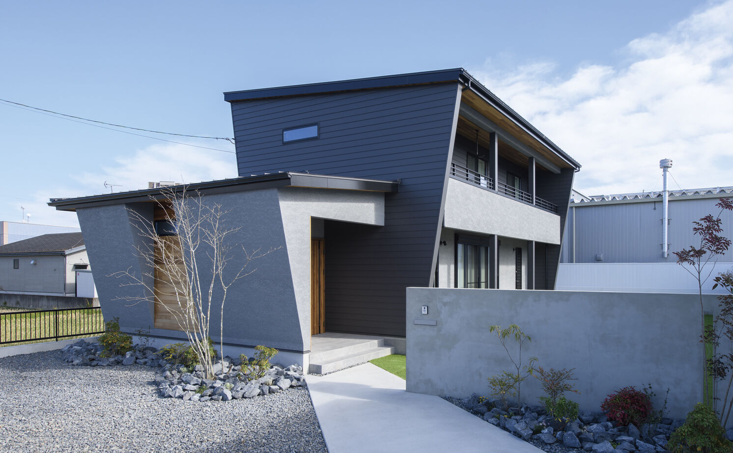 大政建築 【岐阜県/2000万円台/ナチュラルモダン/間取図有】造作家具がなじむ、天然木の濃淡を活かした美しい住空間の建築実例画像1