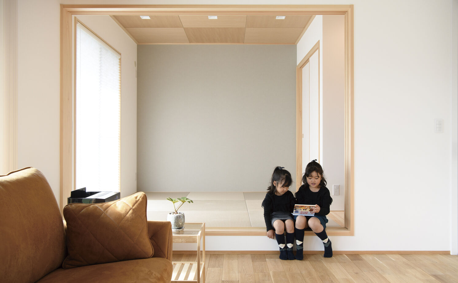 大政建築 【岐阜県/2000万円台/ナチュラルモダン/間取図有】造作家具がなじむ、天然木の濃淡を活かした美しい住空間の建築実例画像5