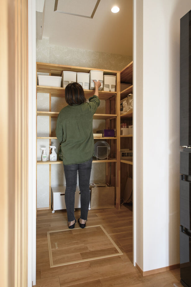 大政建築 【岐阜県/2000万円台/ナチュラルモダン/間取図有】造作家具がなじむ、天然木の濃淡を活かした美しい住空間の建築実例画像7