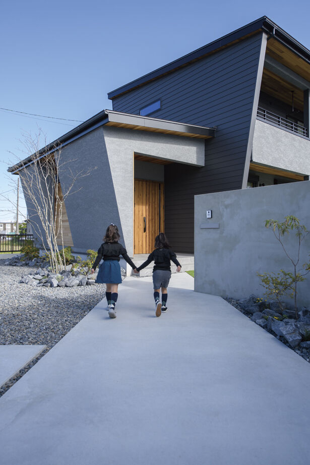 大政建築 【岐阜県/2000万円台/ナチュラルモダン/間取図有】造作家具がなじむ、天然木の濃淡を活かした美しい住空間の建築実例画像10