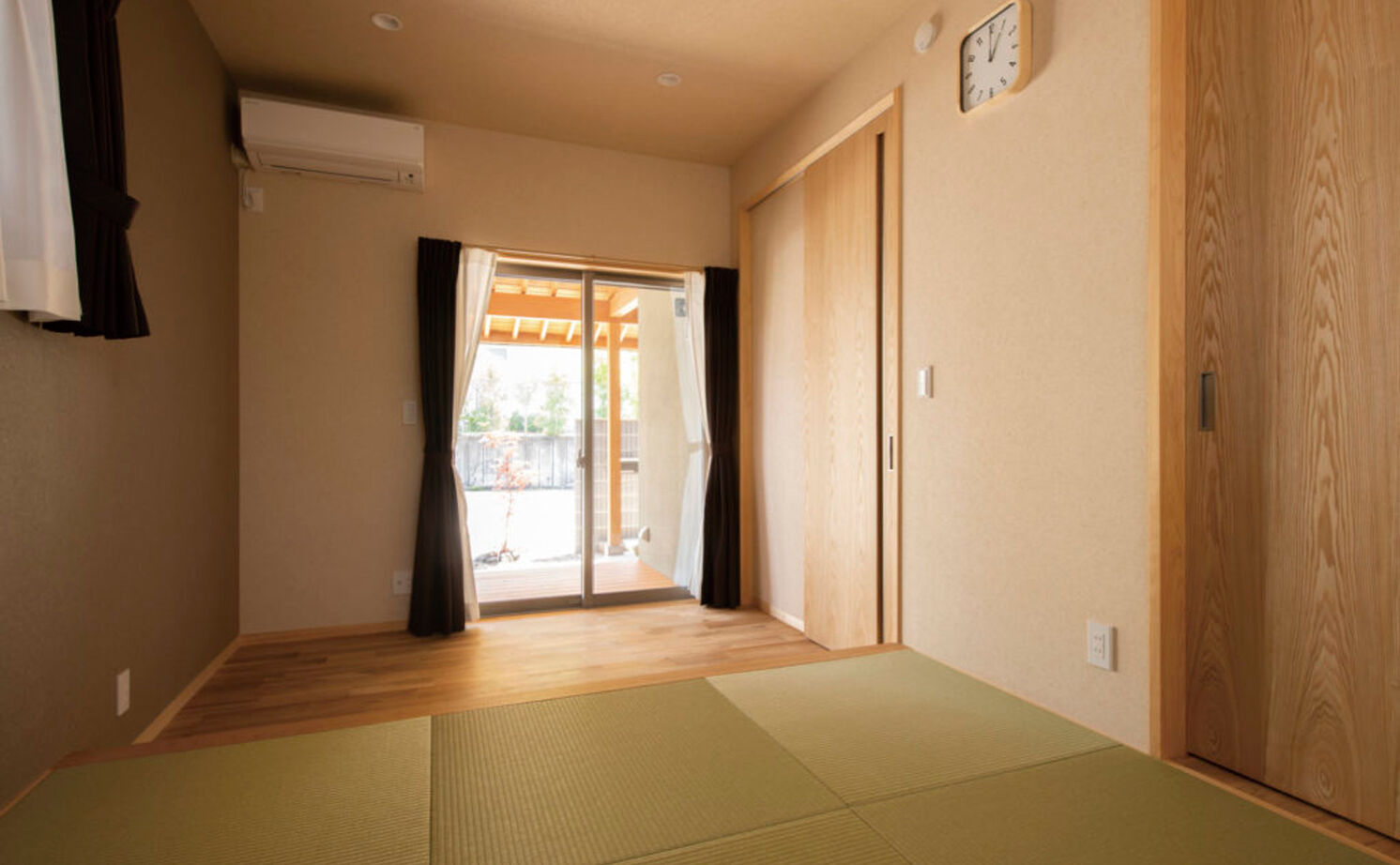 大政建築 【岐阜県/2000万円台/和モダン/間取図有】縁側をアウトドアリビングに。木の素材感と和の趣あふれる家の建築実例画像9