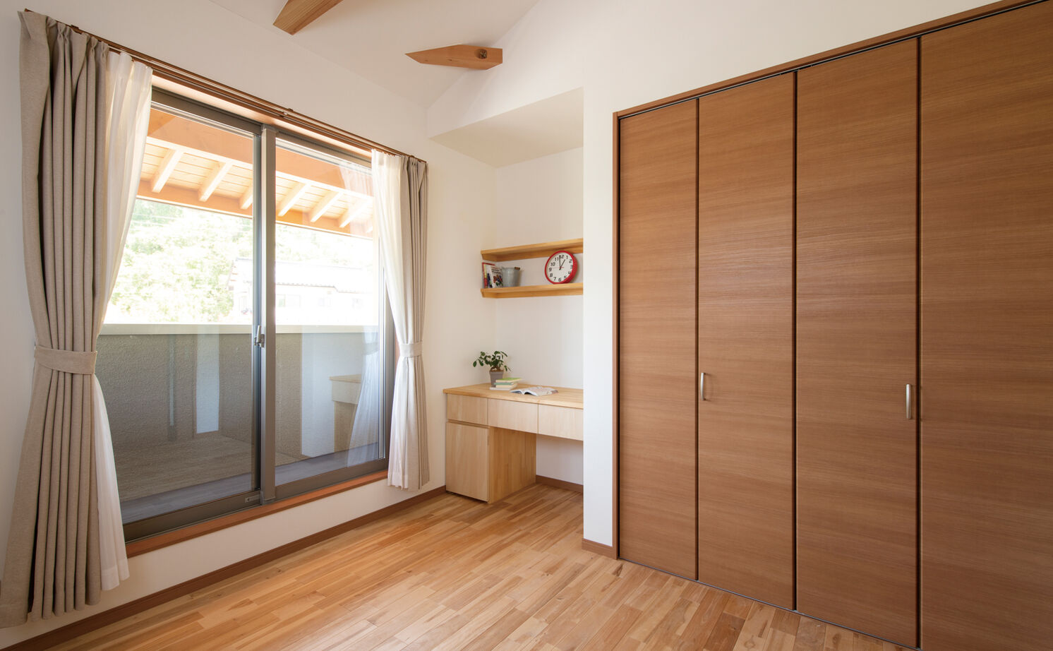 大政建築 【岐阜県/2000万円台/和モダン/間取図有】縁側をアウトドアリビングに。木の素材感と和の趣あふれる家の建築実例画像10