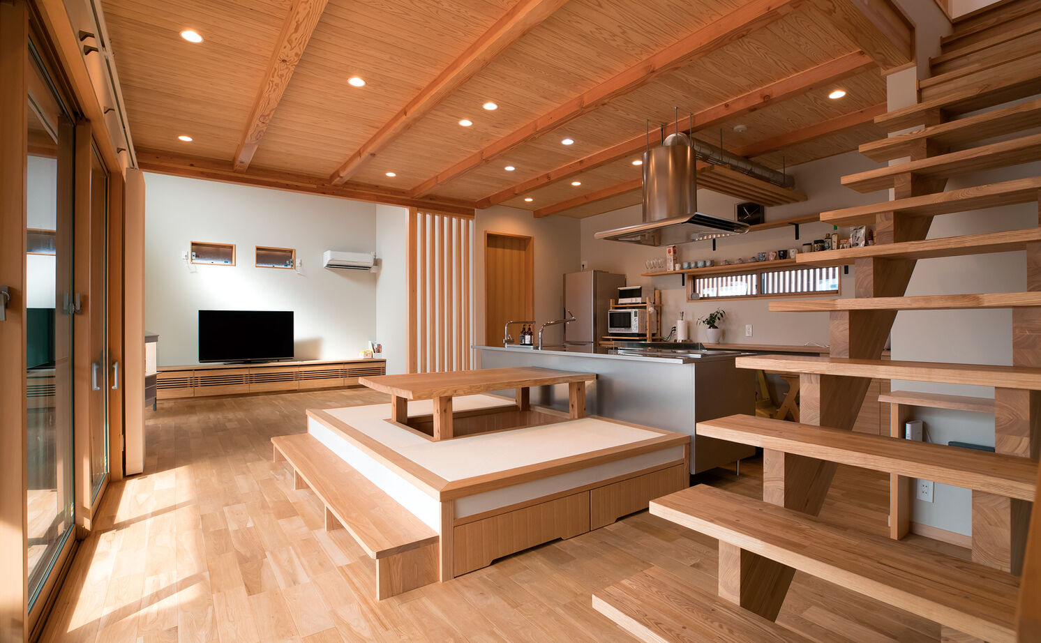 大政建築 【愛知県/2000万円台/和モダン/間取図有】吹抜けリビングや畳ダイニングが楽しい和モダンな住まいの建築実例画像4