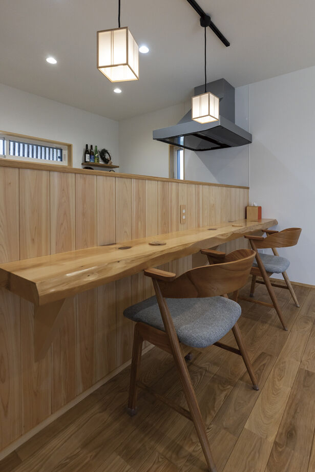 大政建築 【岐阜県/和モダン/借景/畳リビング】丸窓から桜を望む、前の家の面影を残した和の趣あふれる住まいの建築実例画像7