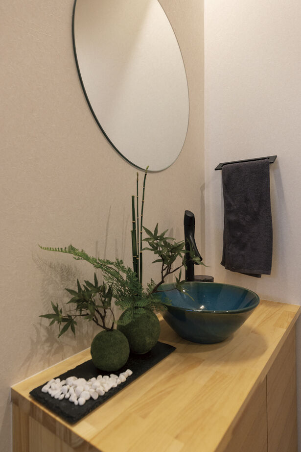 大政建築 【岐阜県/和モダン/借景/畳リビング】丸窓から桜を望む、前の家の面影を残した和の趣あふれる住まいの建築実例画像14