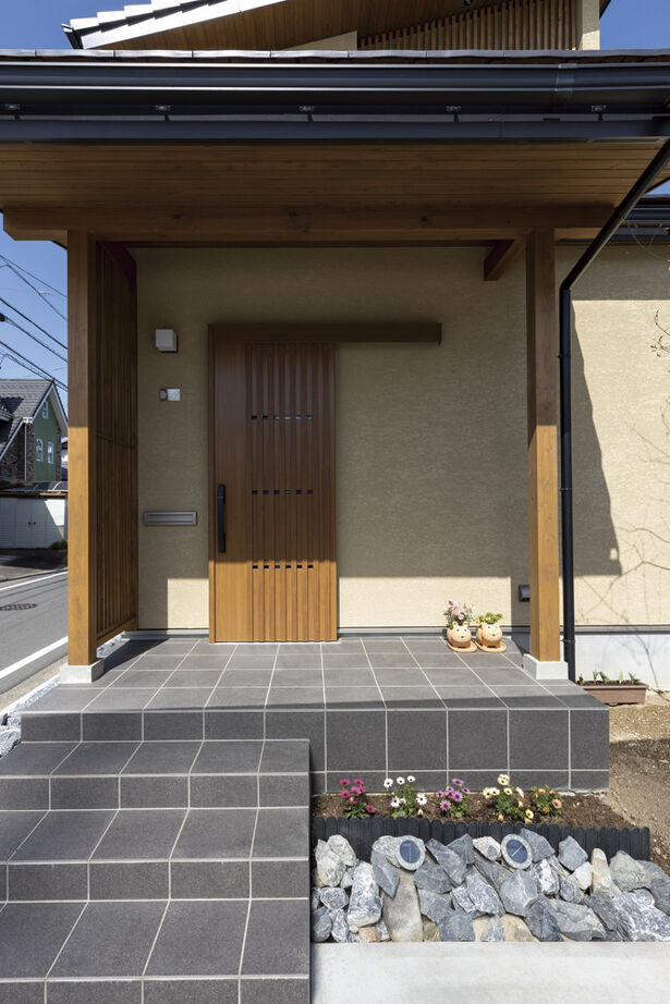 大政建築 【岐阜県/和モダン/借景/畳リビング】丸窓から桜を望む、前の家の面影を残した和の趣あふれる住まいの建築実例画像15