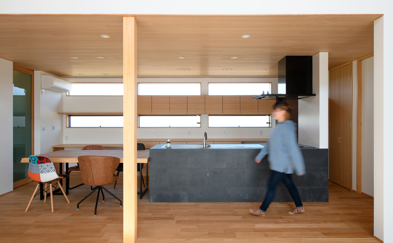 大政建築 【岐阜県/3000万円台/和モダン/間取図有】畳リビング＆勾配天井が心地よい大空間LDK。快適な家事動線も実現の建築実例画像3