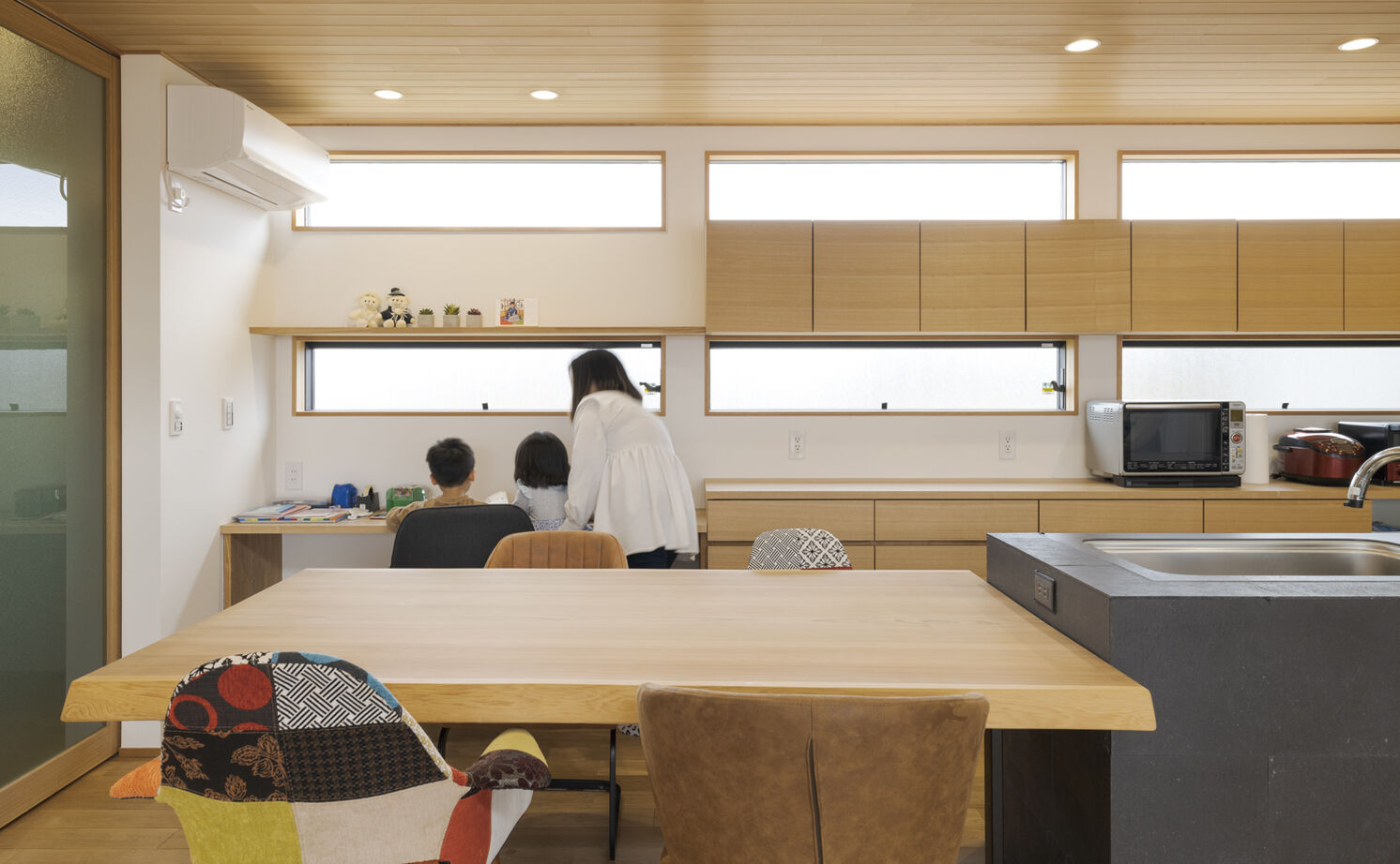 大政建築 【岐阜県/3000万円台/和モダン/間取図有】畳リビング＆勾配天井が心地よい大空間LDK。快適な家事動線も実現の建築実例画像6