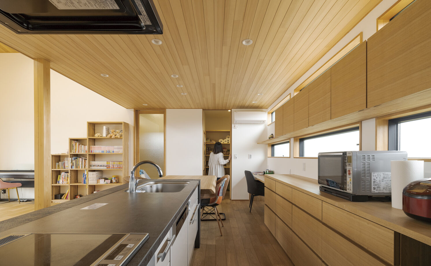 大政建築 【岐阜県/3000万円台/和モダン/間取図有】畳リビング＆勾配天井が心地よい大空間LDK。快適な家事動線も実現の建築実例画像7