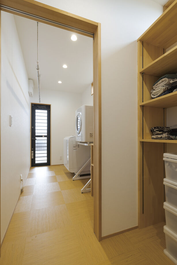 大政建築 【岐阜県/3000万円台/和モダン/間取図有】畳リビング＆勾配天井が心地よい大空間LDK。快適な家事動線も実現の建築実例画像12