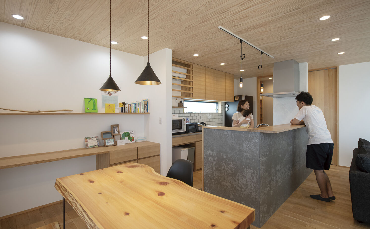 大政建築 【三重県/2000万円台/和モダン/間取図有】吹抜けリビングが開放的な、無垢材と漆喰に囲まれた心地よい家の建築実例画像5