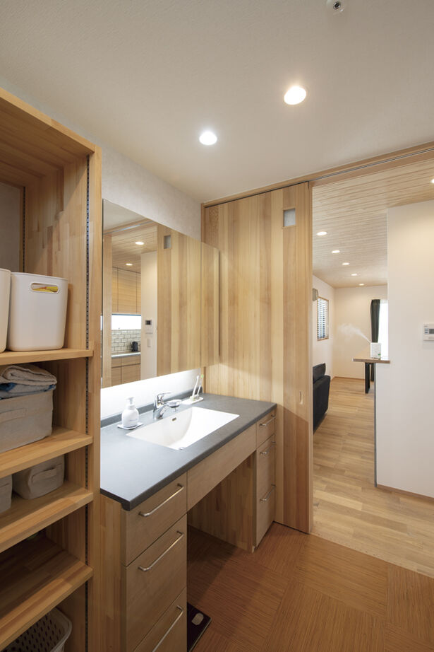 大政建築 【三重県/2000万円台/和モダン/間取図有】吹抜けリビングが開放的な、無垢材と漆喰に囲まれた心地よい家の建築実例画像8