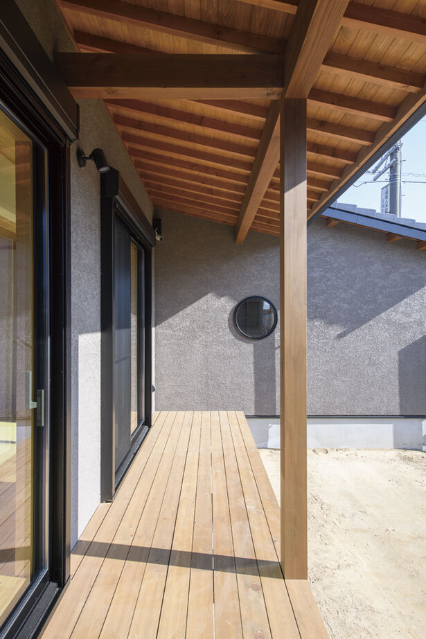 大政建築 【岐阜県/2000万円台/和モダン/間取図有】軒の深い縁側や格子で和を表現。「京都」をイメージした趣ある家の建築実例画像7