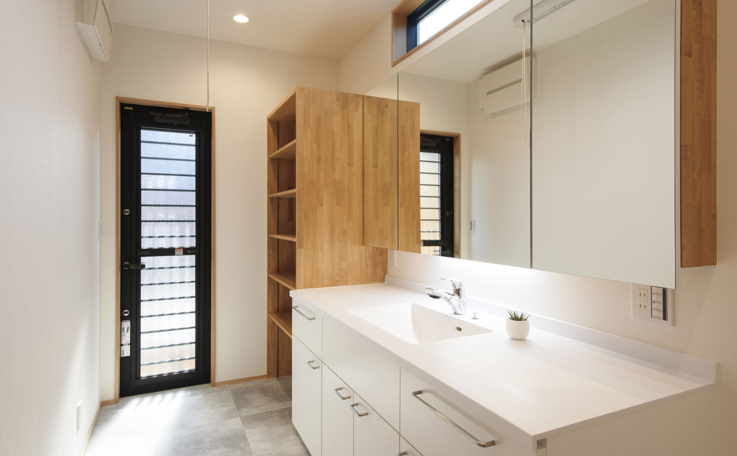 大政建築 【岐阜県/2000万円台/和モダン/間取図有】軒の深い縁側や格子で和を表現。「京都」をイメージした趣ある家の建築実例画像11