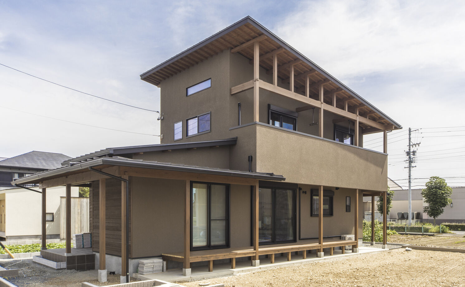 大政建築 【岐阜県/2000万円台/和モダン/間取図有】素材感豊かな造作家具が馴染む、古民家のような趣ある住まいの建築実例画像1