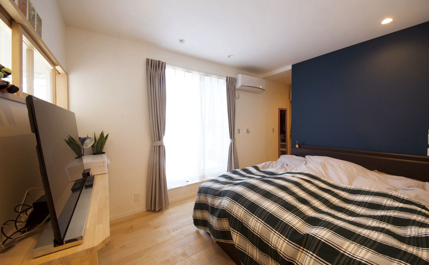 大政建築 【岐阜県/シンプルモダン/中庭】窓のない無機質な外観の中に広がる、吹抜け＆中庭を設けた開放的な住空間の建築実例画像11