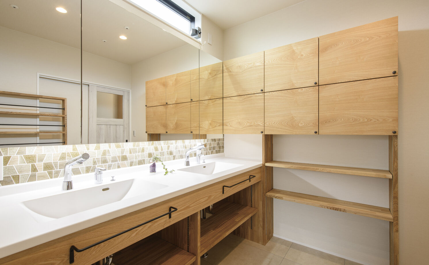 大政建築 【岐阜県/2000万円台/ガレージ/間取図有】勾配天井の開放的なリビングが心地よい、ガレージ一体型の住まいの建築実例画像10