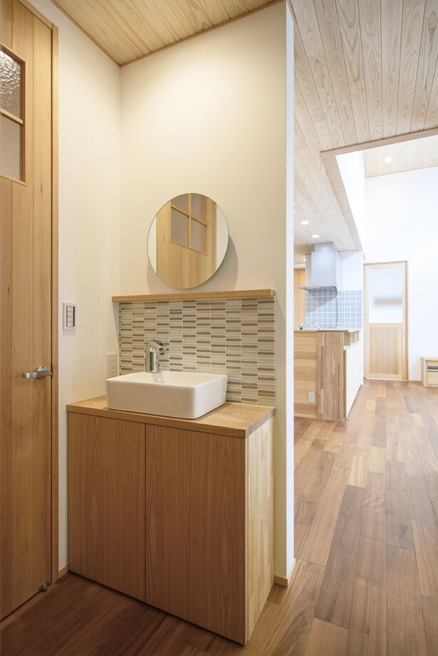 大政建築 【岐阜県/2000万円台/ガレージ/間取図有】勾配天井の開放的なリビングが心地よい、ガレージ一体型の住まいの建築実例画像11